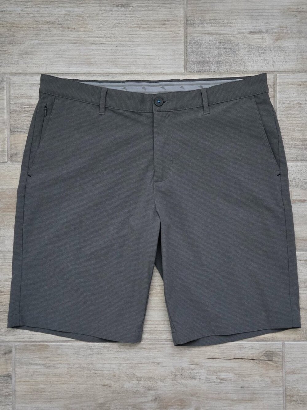 Tommy Bahama Chip Shot Shorts Mens Grey Rip Stop Pattern Stretch Performance 36